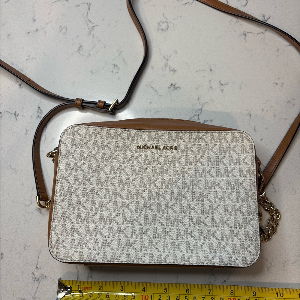 Michael Kors Cream and Tan Crossbody Bag - Picture 2 of 8